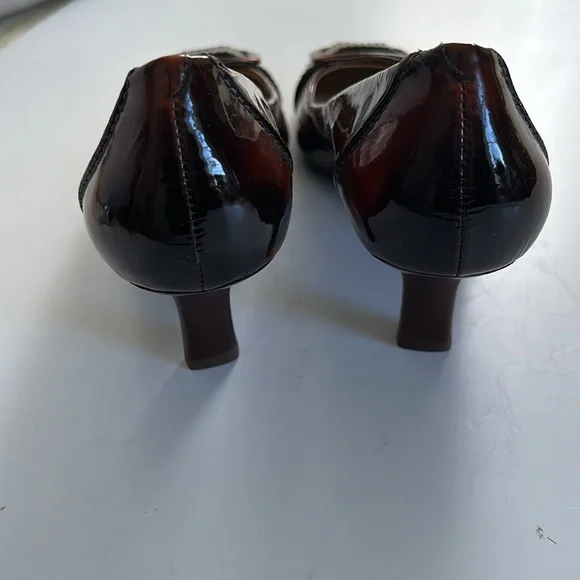 COLE HAAN Chic Brown Leather Pumps with Buckle - Picture 4 of 11